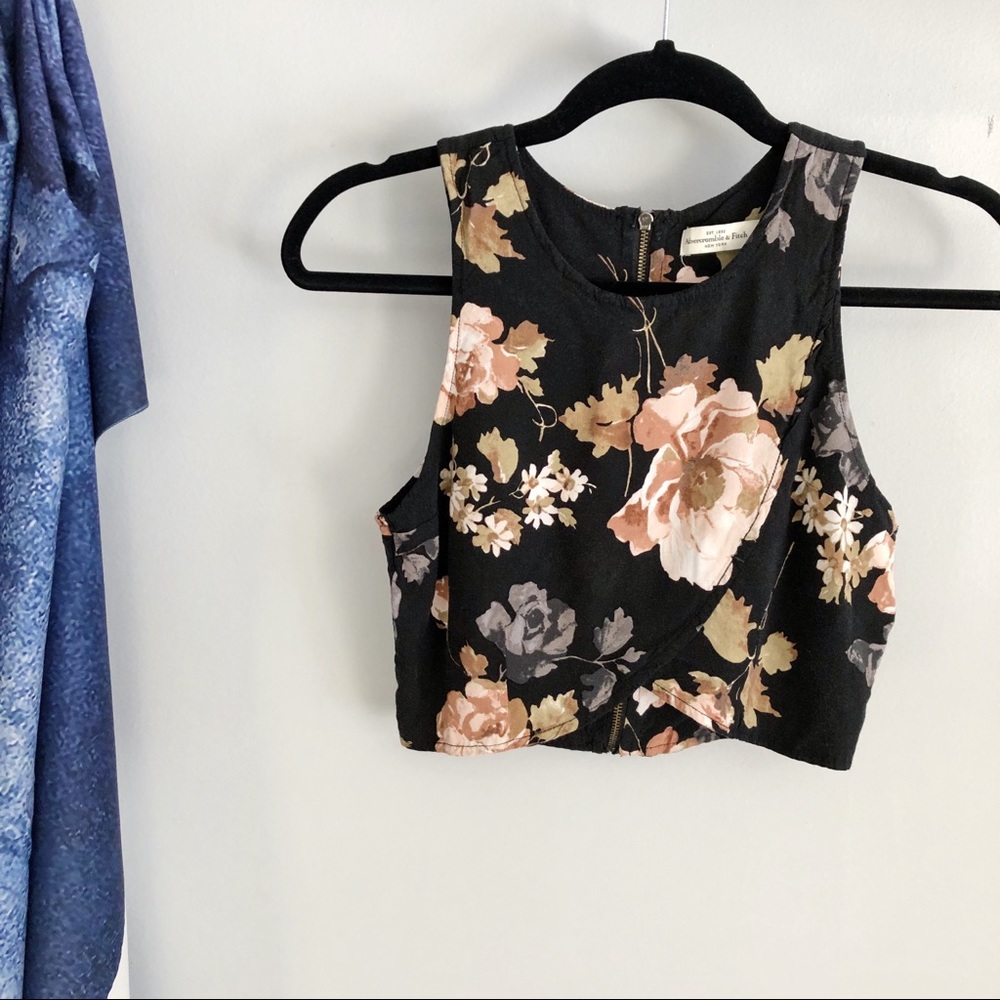 SOLD / A&F Floral Crop Top - Picture 2 of 6